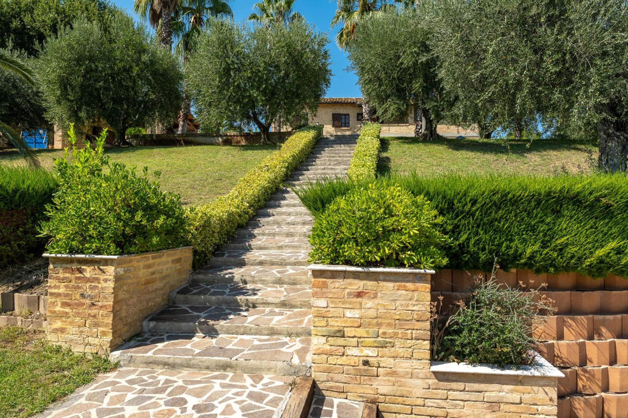 Villa Iulia - Vibra Controguerra Exterior foto