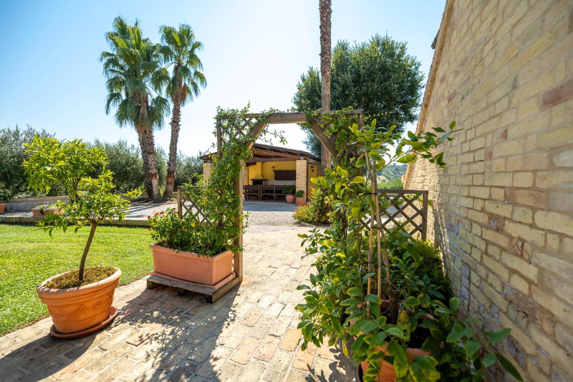 Villa Iulia - Vibra Controguerra Exterior foto